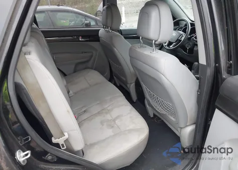 2011 Kia Sorento Lx V6 z USA, uszkodzony, nr VIN 5XYKTDA25BG075636